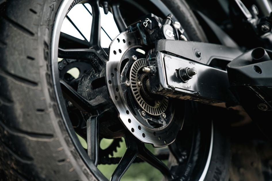 Choque entre dos motos deja un fallecido en el ingreso a El Batán